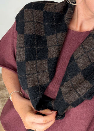Argyle knitted scarf - Chocolate-The Style Attic