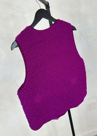 Borg gilet - Magenta-The Style Attic