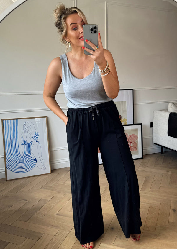 5 Work Outfits Styling Black Pants [VIDEO] - LIFE WITH JAZZ