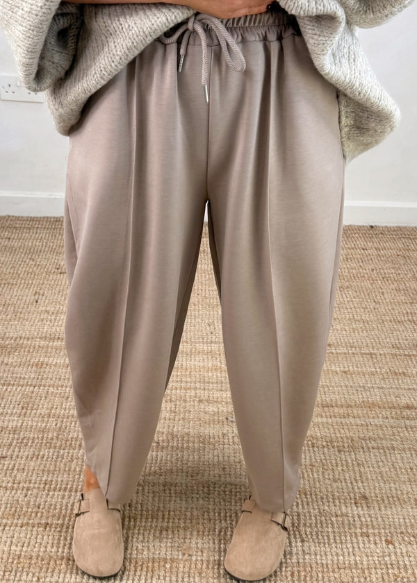 Carrot fit jogger - beige-The Style Attic