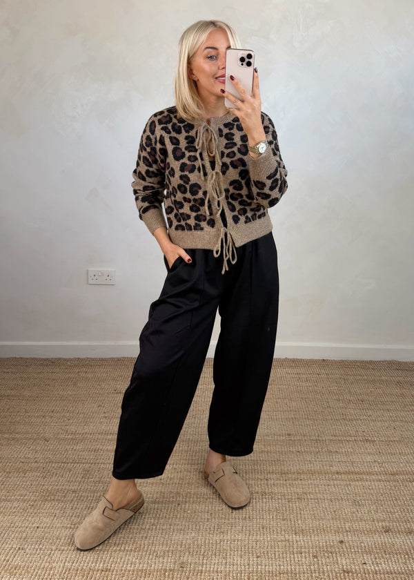 Carrot fit jogger - black-The Style Attic