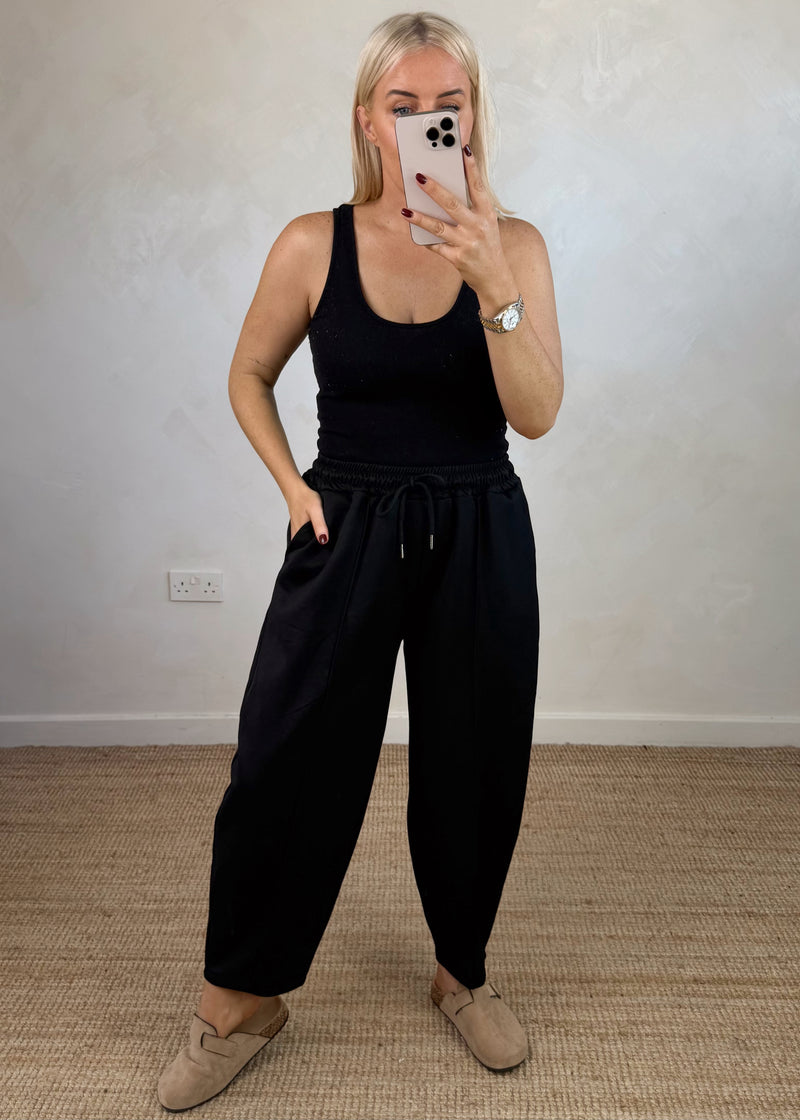 Carrot fit jogger - black-The Style Attic