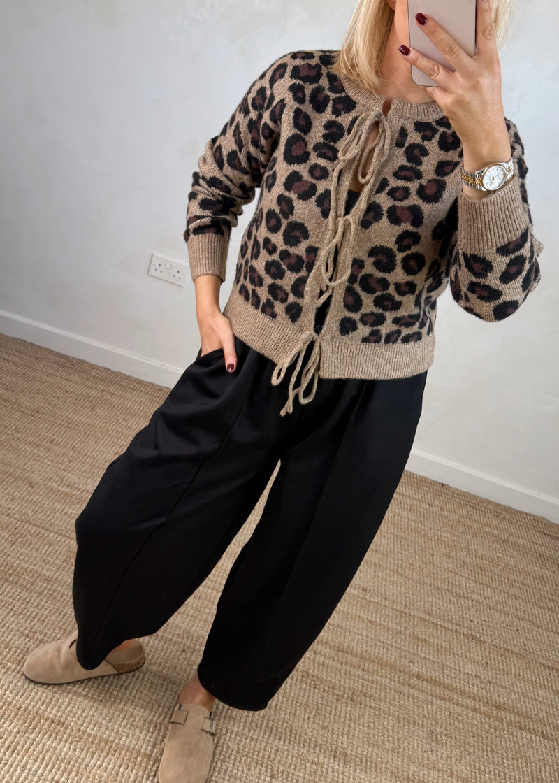 Carrot fit jogger - black-The Style Attic