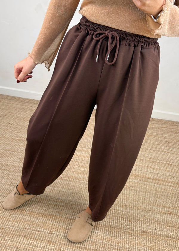 Carrot fit jogger - chocolate-The Style Attic