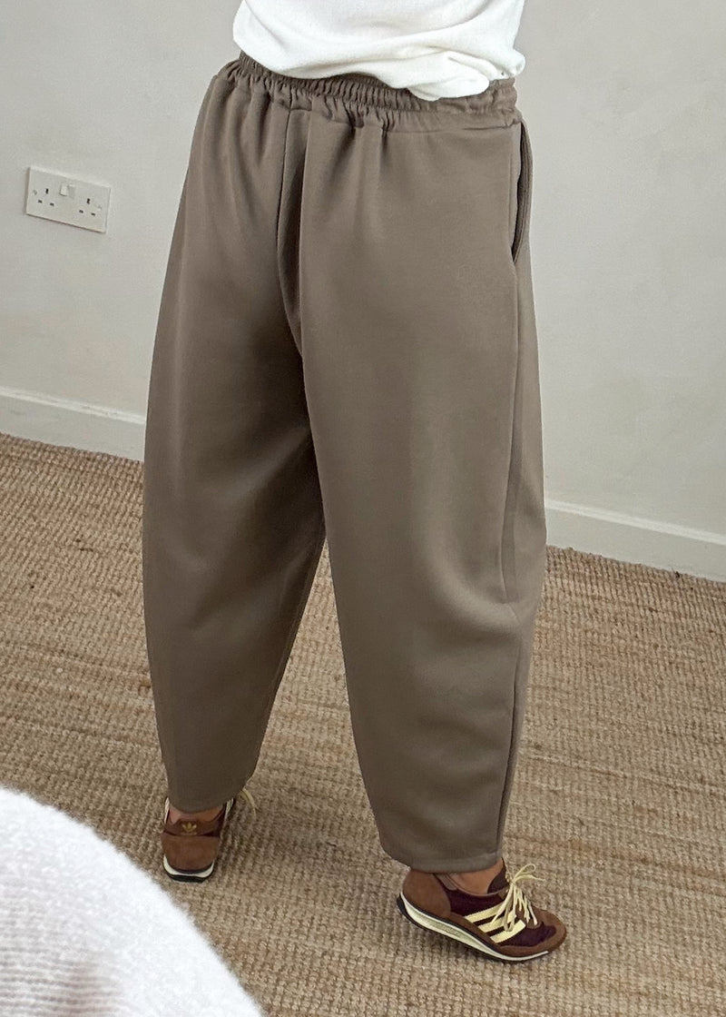 Carrot fit jogger - taupe-The Style Attic