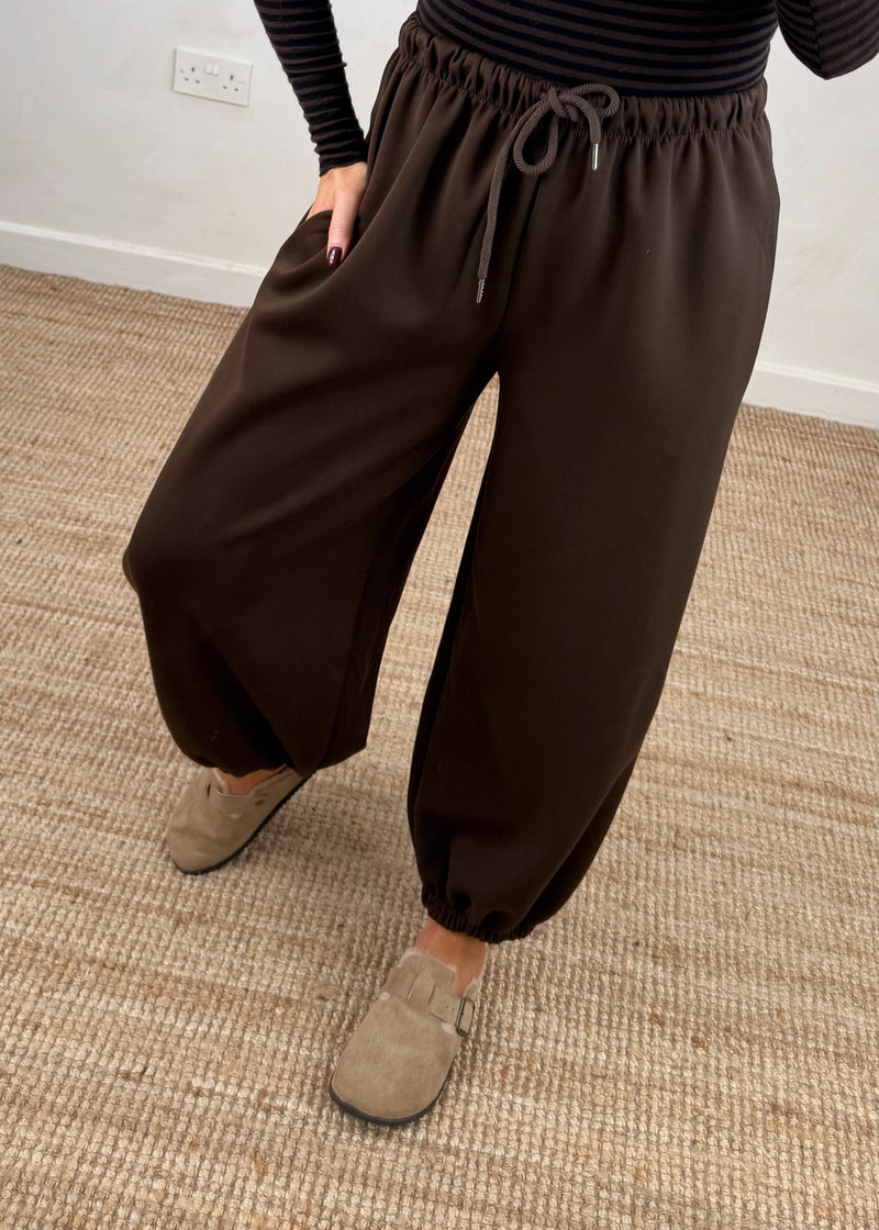 Cocoon jogger - chocolate-The Style Attic