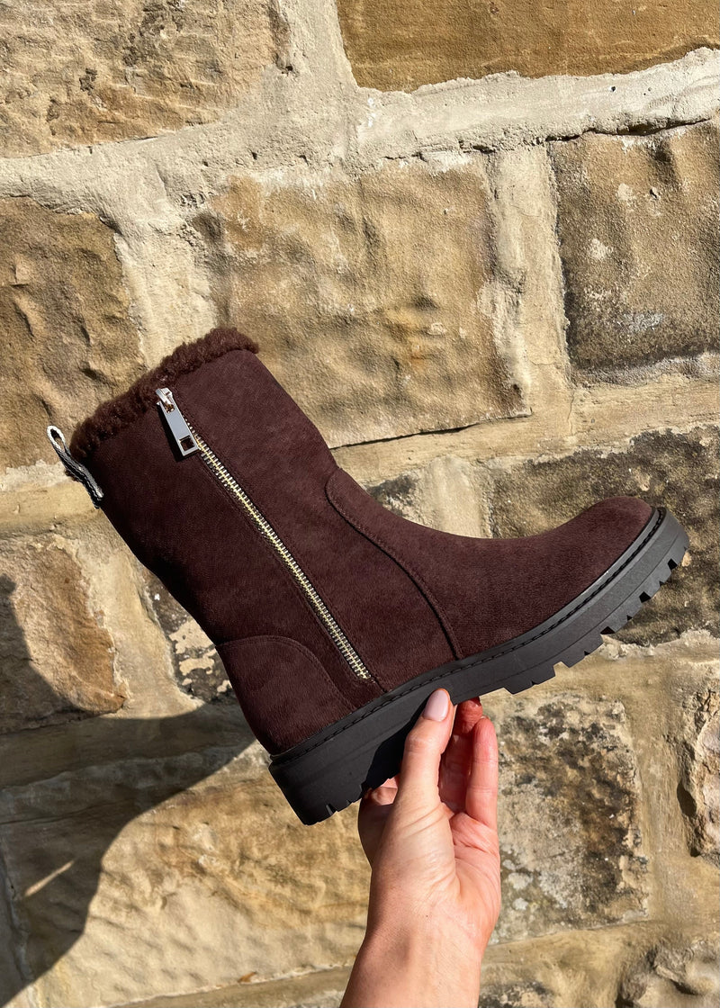 Colorado boot - chocolate-The Style Attic