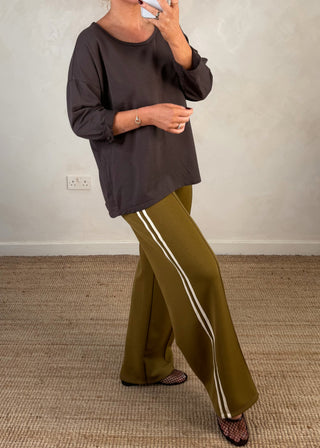 Easy sweater tee - Taupe-The Style Attic