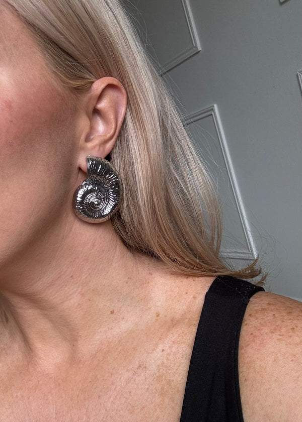 Statement earrings - Pearl shell silver