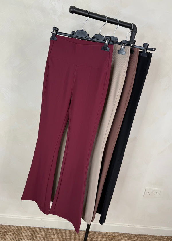 Ribbed kickflare leggings