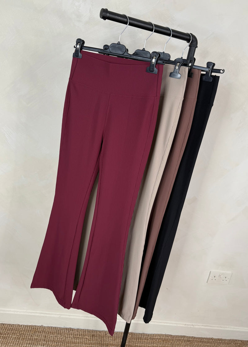 Ribbed kickflare leggings