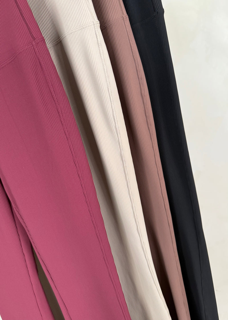 Ribbed kickflare leggings