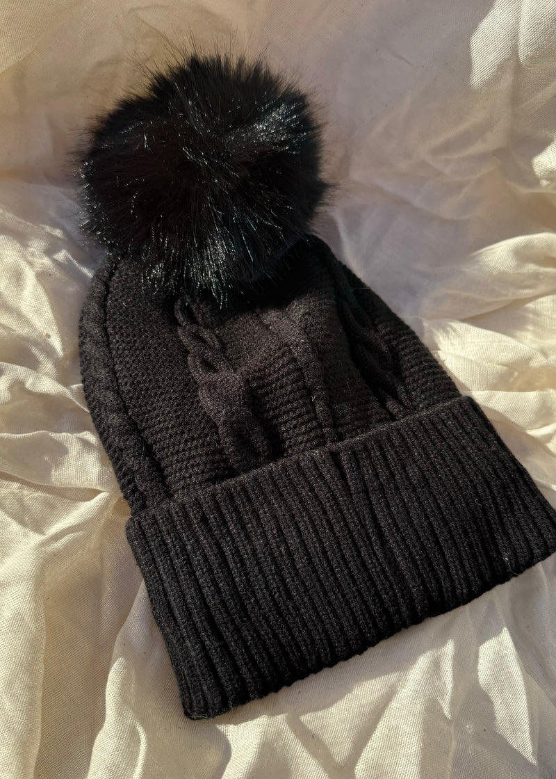 Cable knit Bobble hat - black