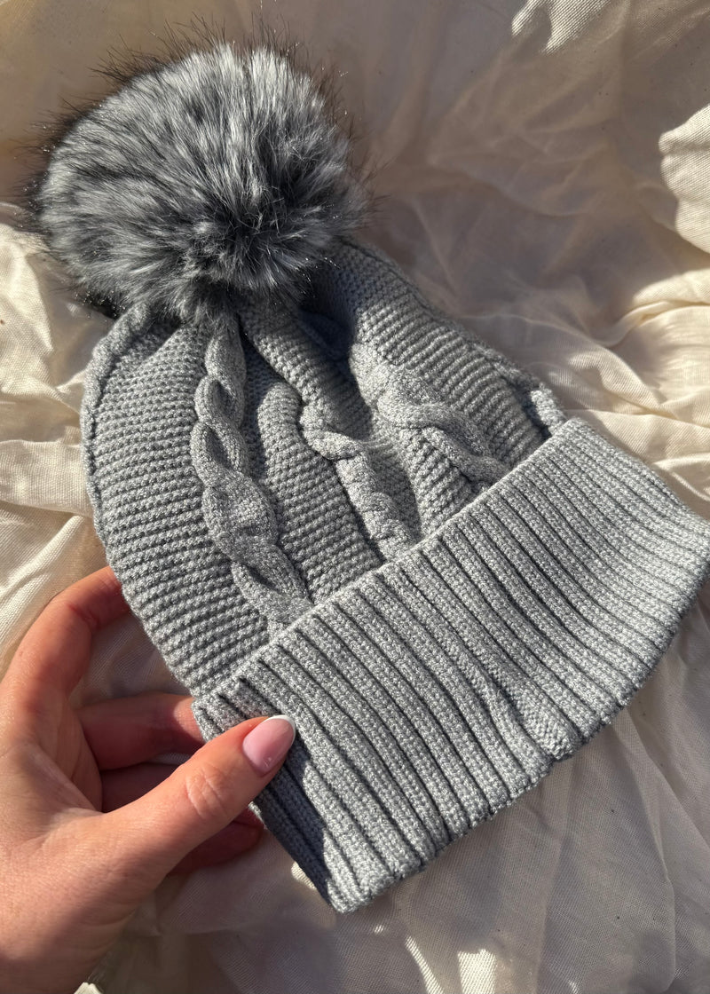 Cable knit Bobble hat - grey