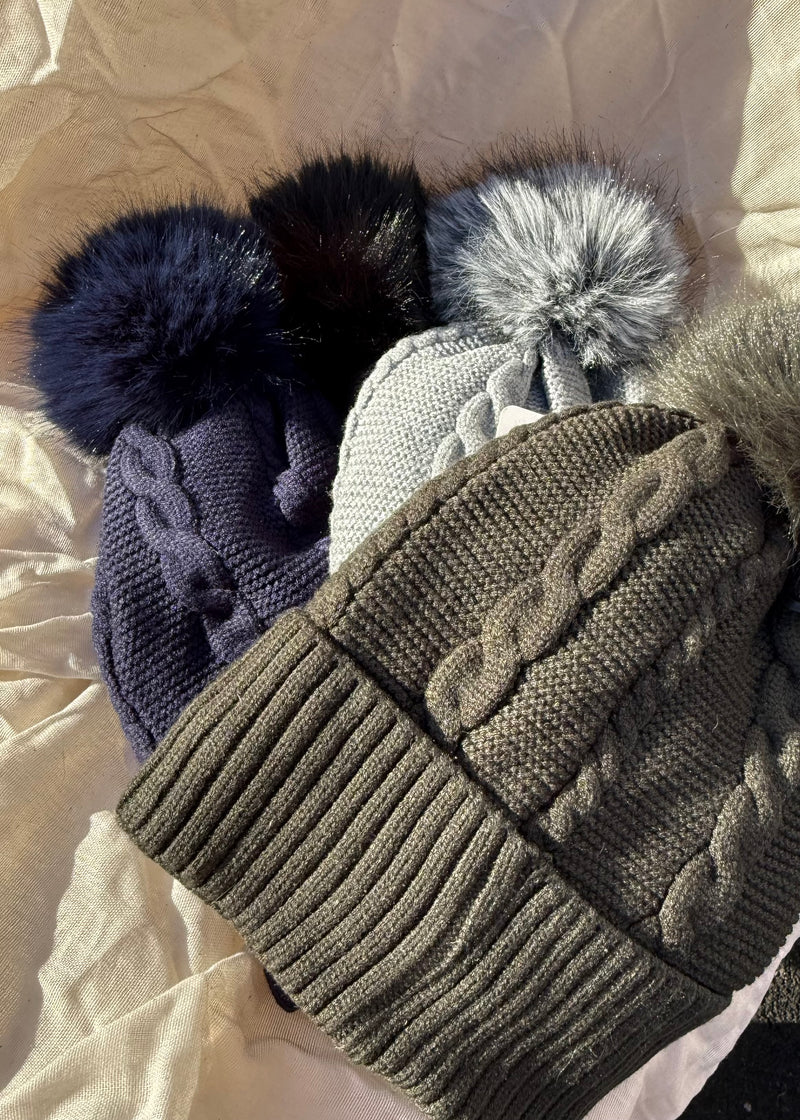 Cable knit Bobble hat - khaki