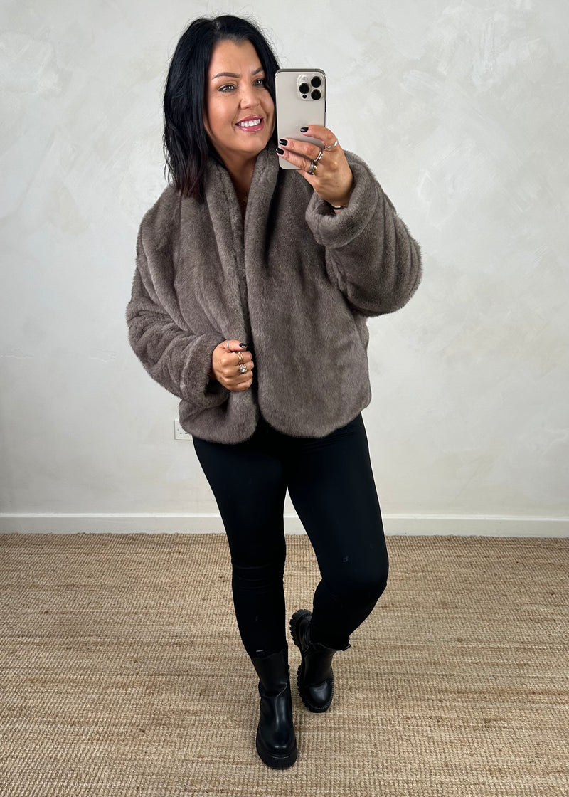 Lavish fur coat - taupe