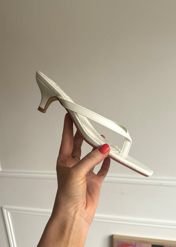 Ava toepost heel - white