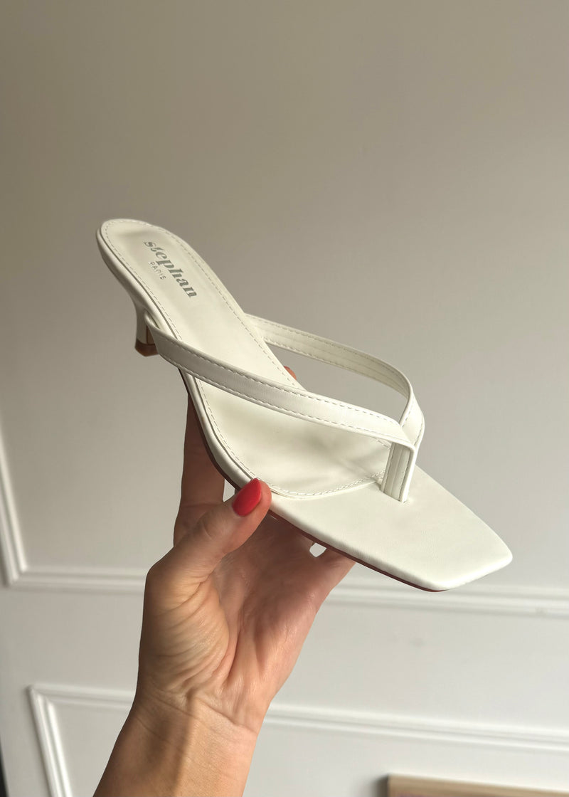 Ava toepost heel - white