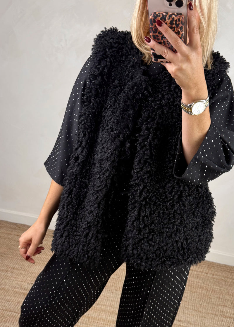 Mila shaggy gilet - black-The Style Attic