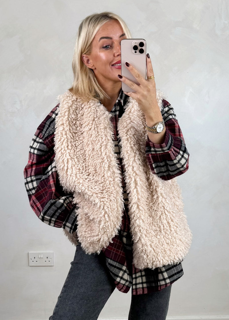 Mila shaggy gilet - cream-The Style Attic