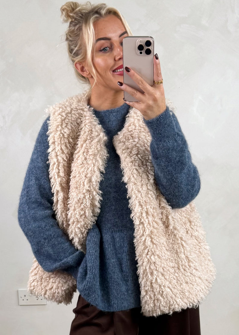 Mila shaggy gilet - cream-The Style Attic