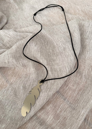 Pendant necklace - leaf-The Style Attic