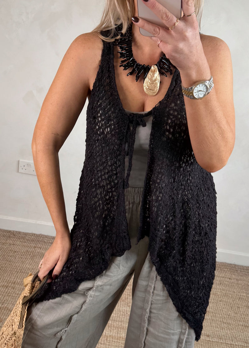 Popcorn sleeveless tie front - black-The Style Attic