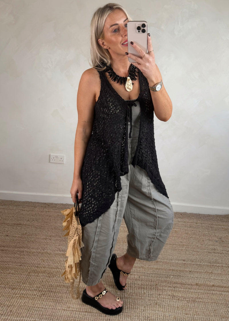 Popcorn sleeveless tie front - black-The Style Attic