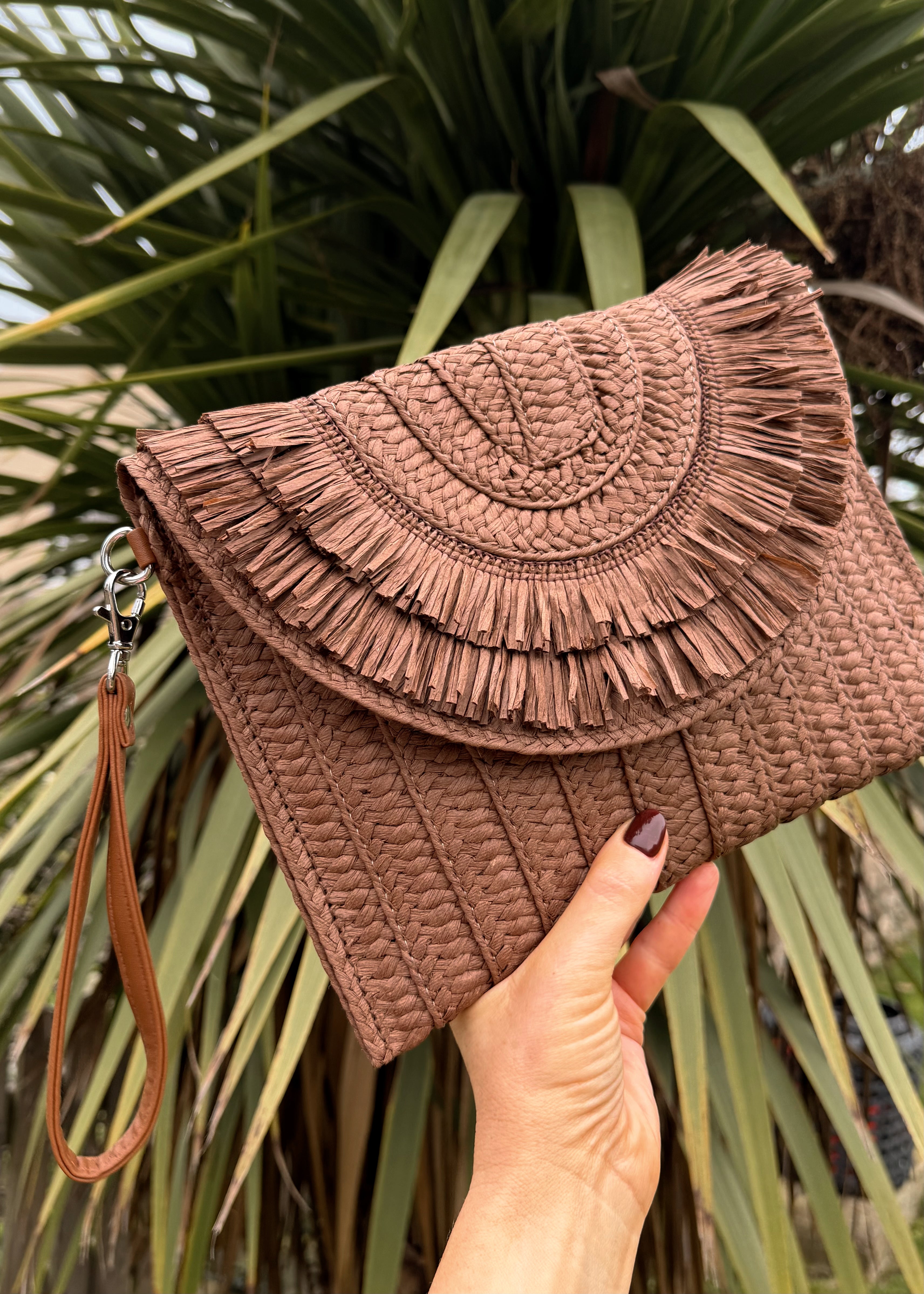 Raffia envelope clutch - Chocolate – The Style Attic