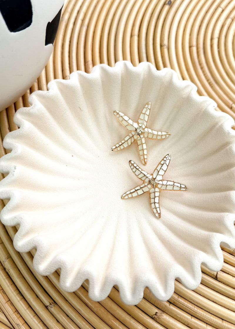 SS25 starfish earring - cream-The Style Attic