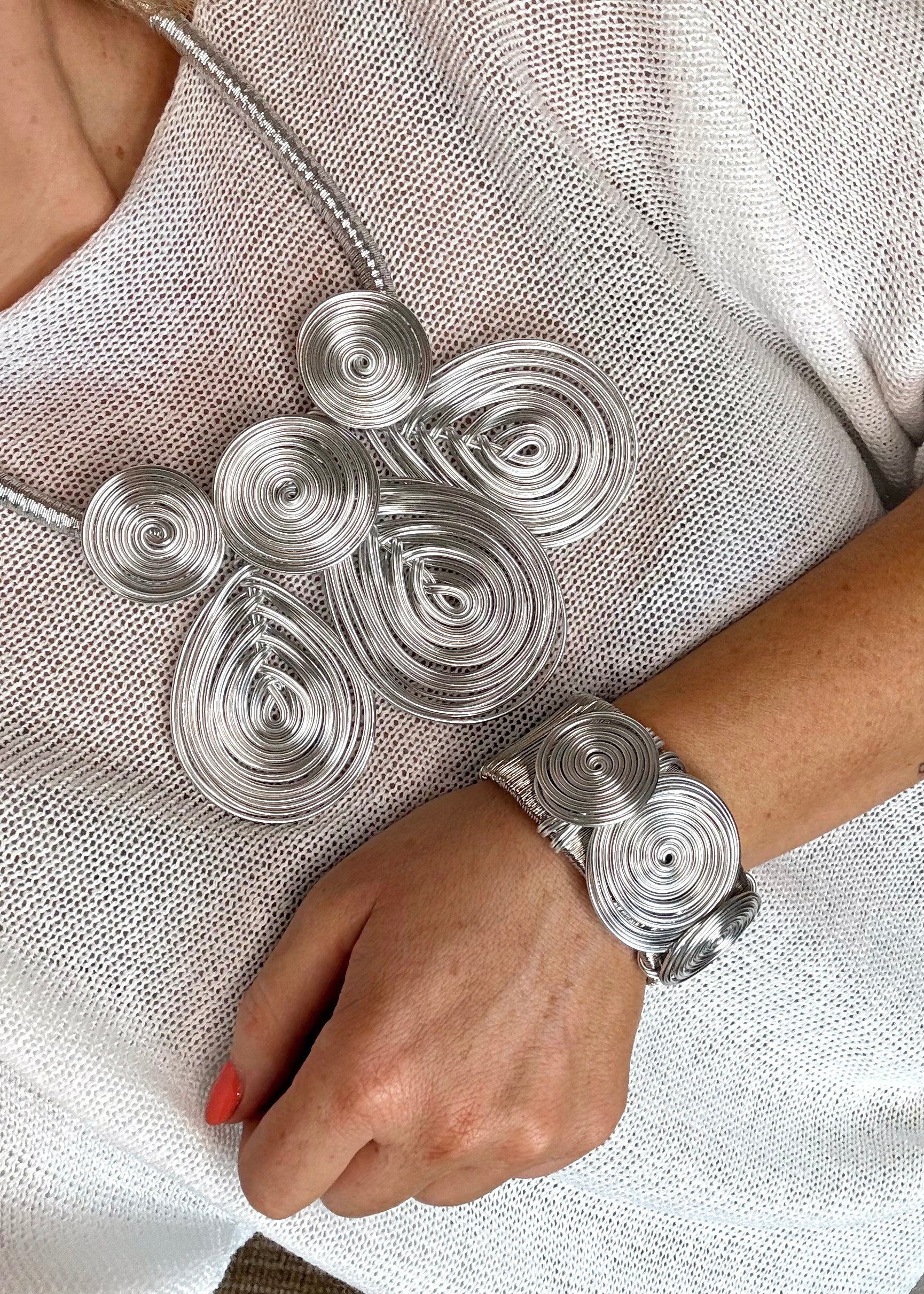 SS25 statement cuff - silver – The Style Attic
