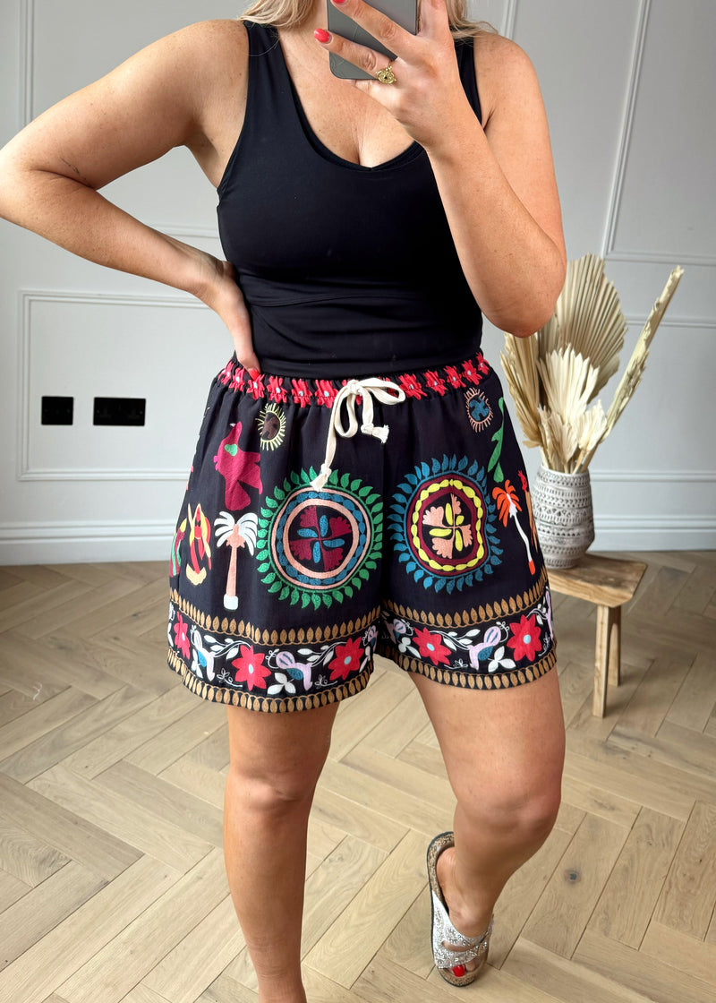 Salomé shorts - black-The Style Attic