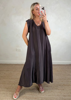 Rae satin maxi - bitter chocolate