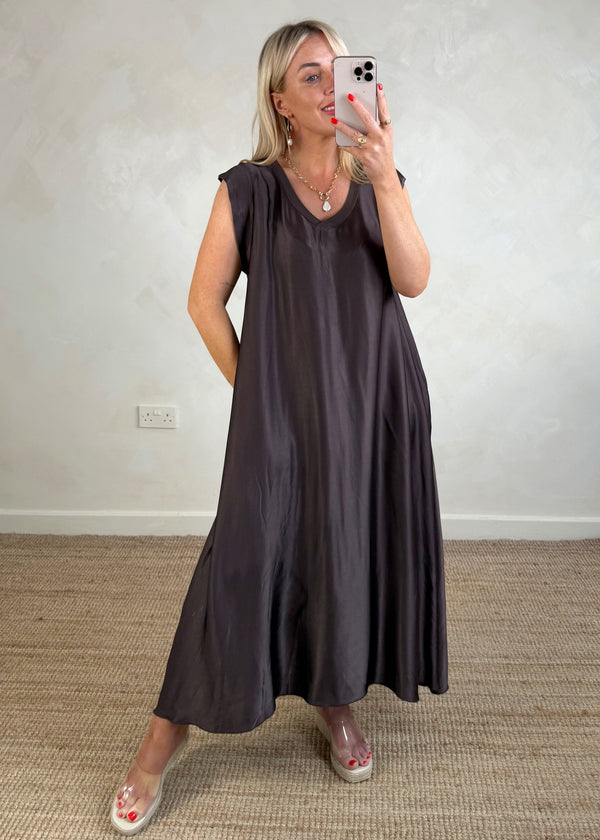 Rae satin maxi - bitter chocolate
