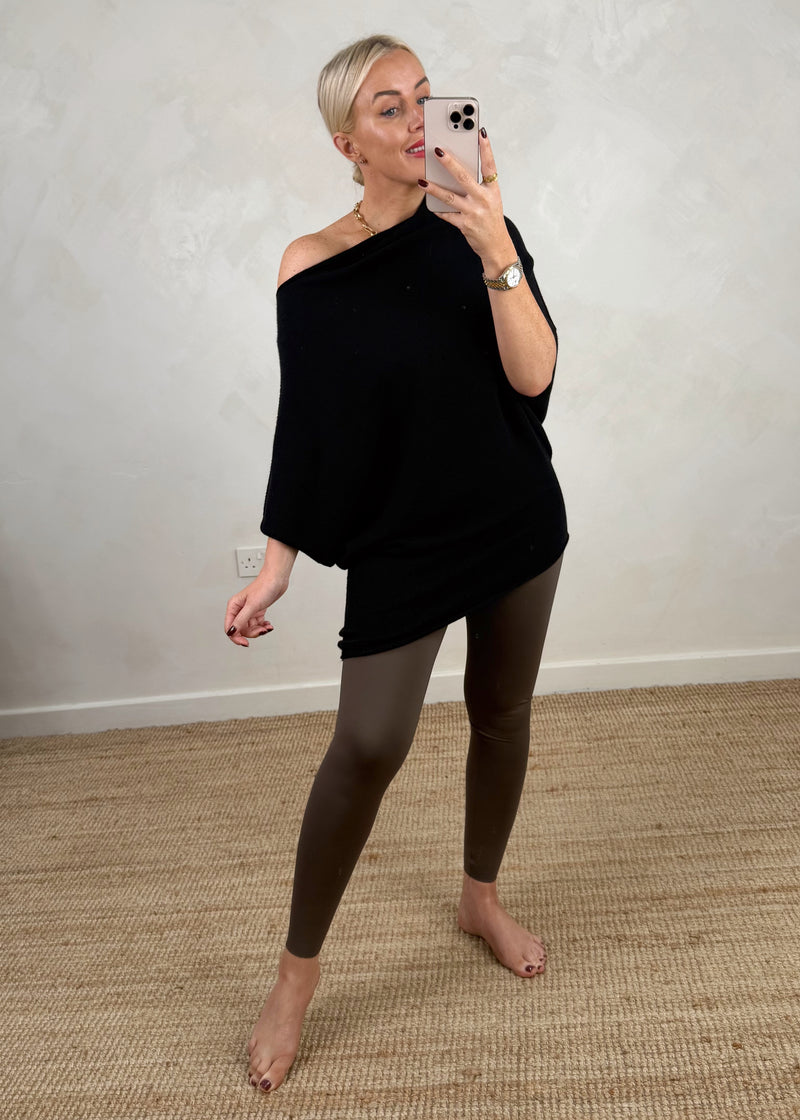 Raya asymmetric knit - black