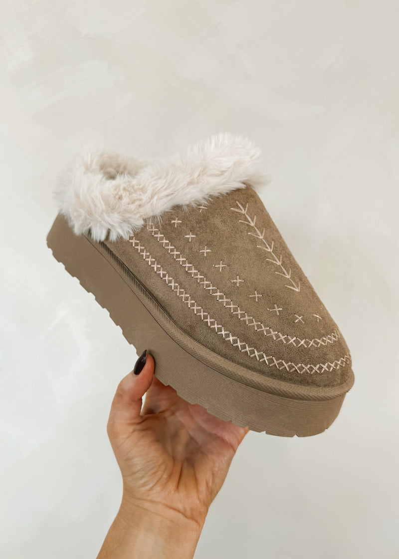 Tazi embroidered boot - sand