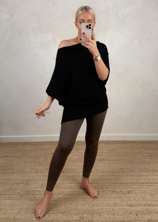 Raya asymmetric knit - black