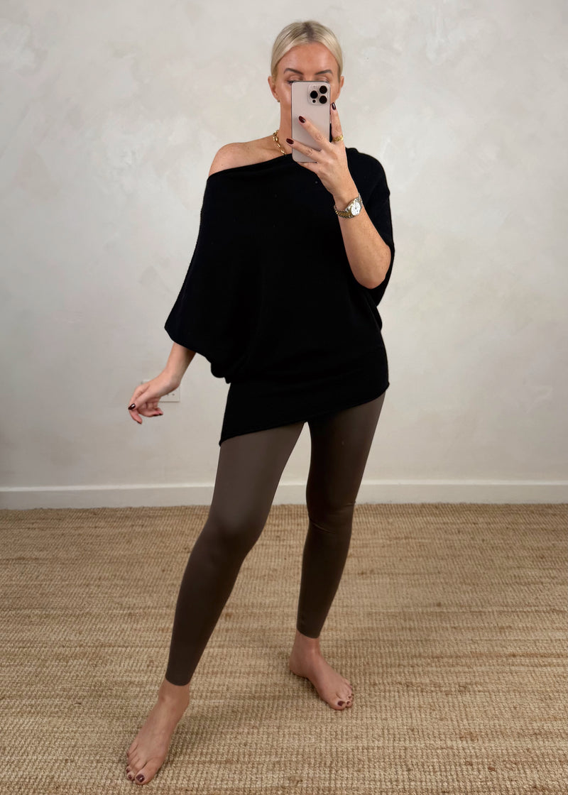 Raya asymmetric knit - black