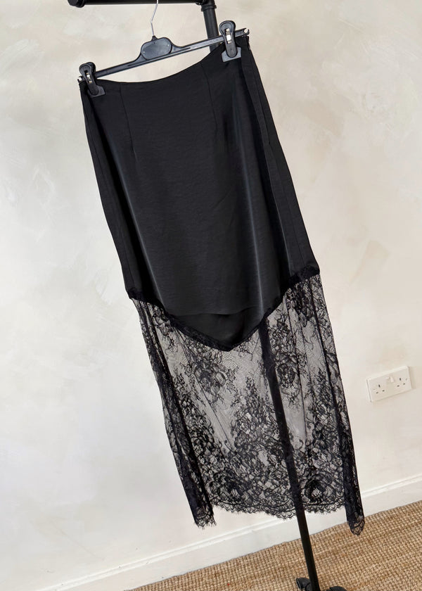 Lace satin skirt - black