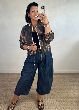 Belted barrel leg denim - wide stripe