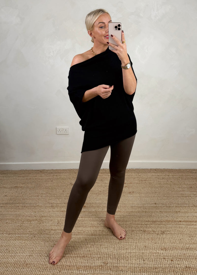 Raya asymmetric knit - black