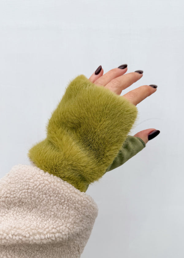 Fur trim hand warmer glove - pistachio