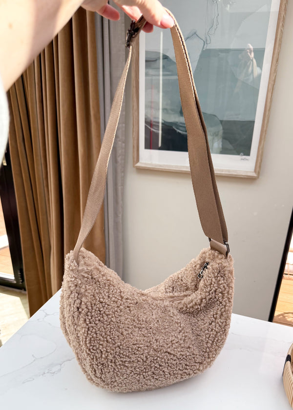 Khan boucle sling bag - chocolate