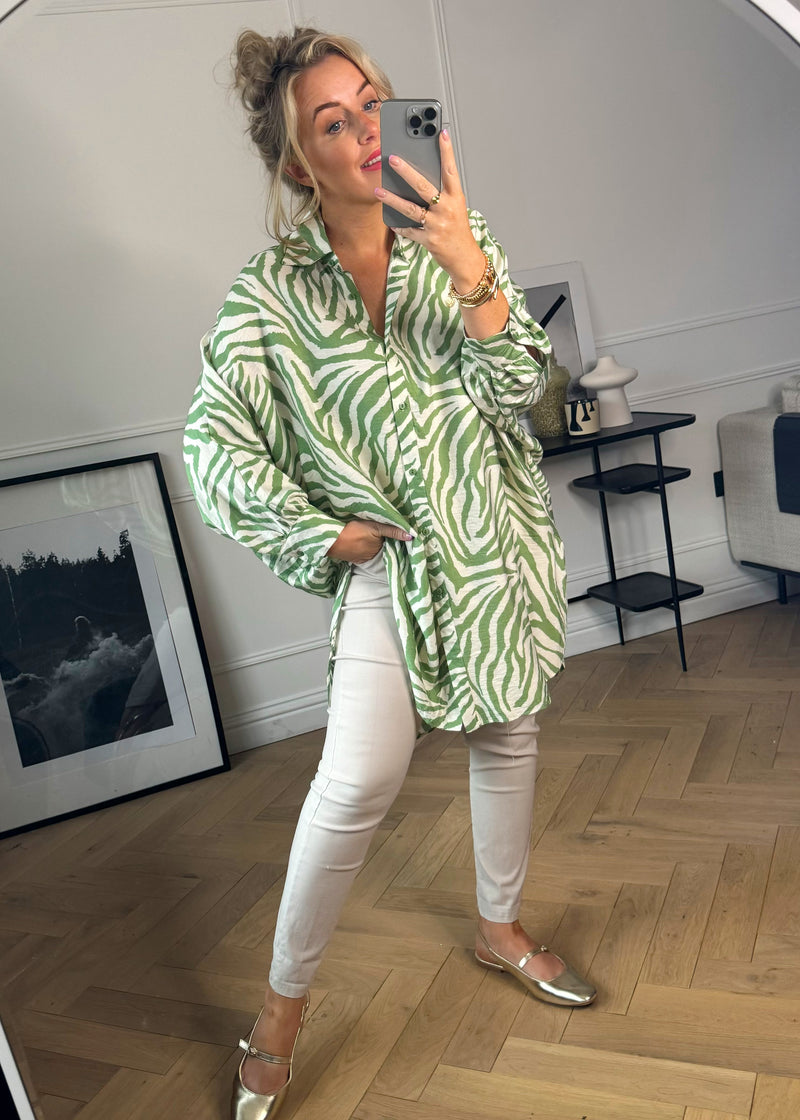 Kennedy shirt - two / green zebra