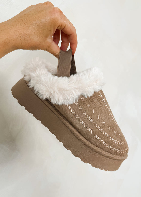 Tazi embroidered boot - sand