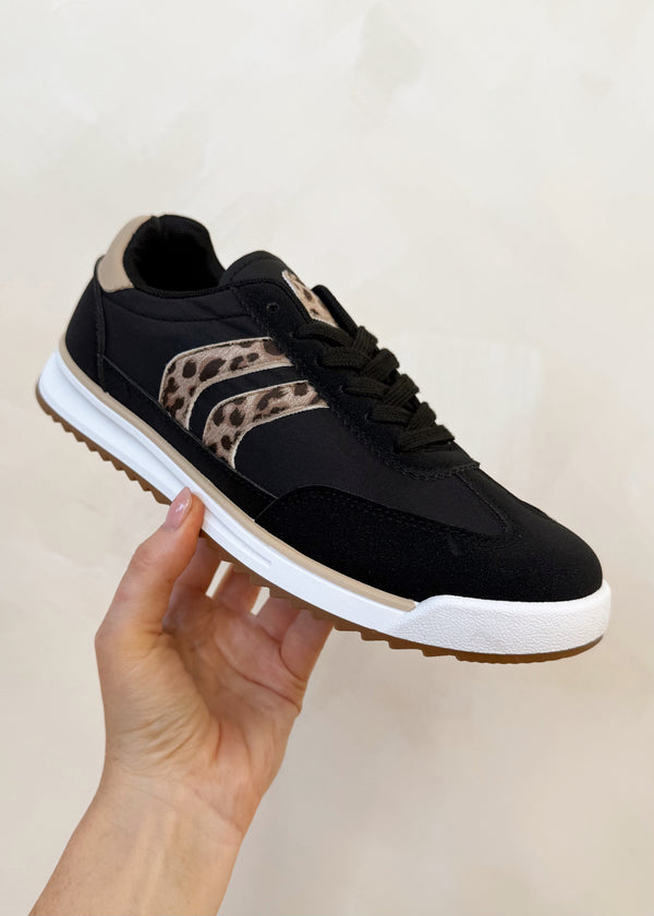 SA7 trainer - black