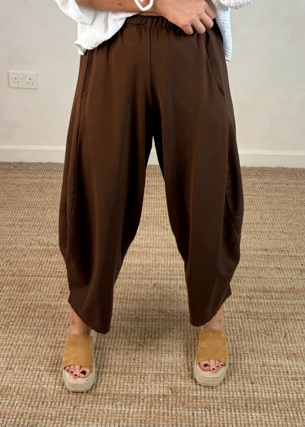 Finn barrel leg trouser - chocolate