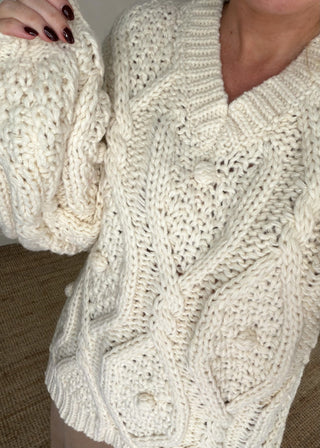 V-neck chunky cable knit - cream-The Style Attic