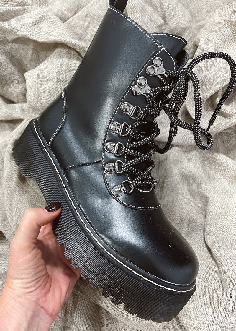 Bodhi lace up boot - Black